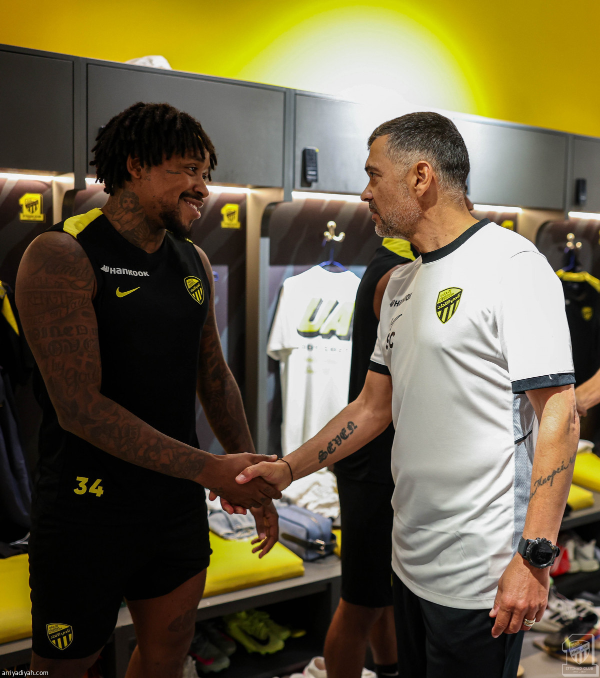 اللقاء الأول