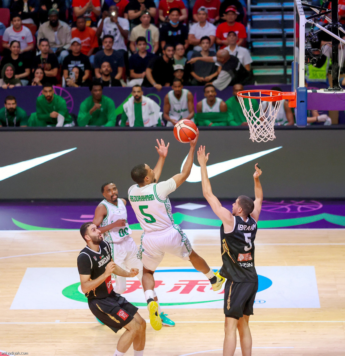 سلة الأخضر تتألق