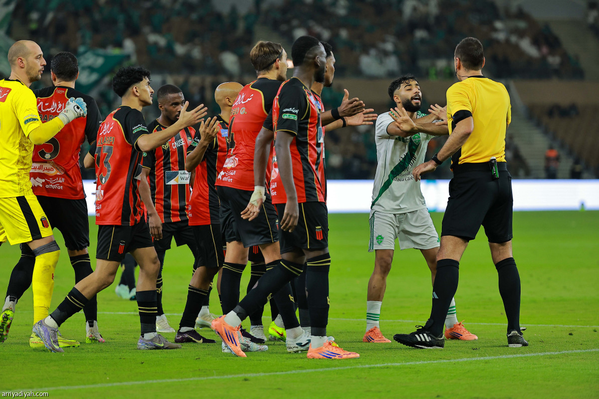 جدل تحكيمي واعتراضات