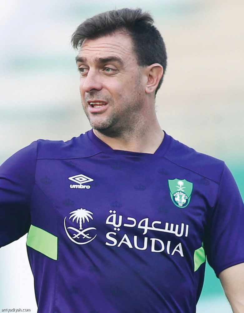 الأزرق 
يحطم قياسي الـ 30 عاما